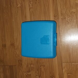 Tupperware Sandwich Keeper